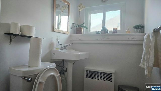 560 Boulevard, New Milford, NJ 07646