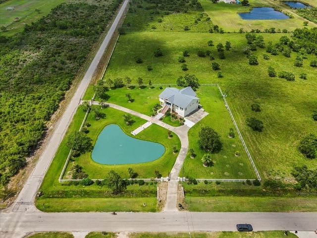 2250 Broadway Street, San Leon, TX 77539