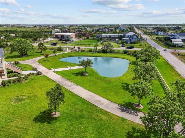 2250 Broadway Street, San Leon, TX 77539