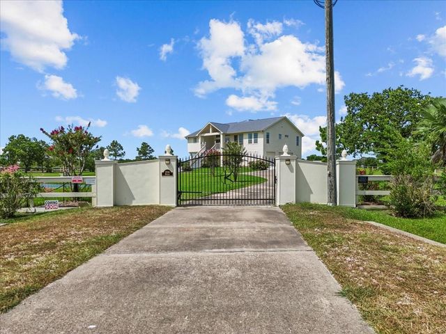 2250 Broadway Street, San Leon, TX 77539