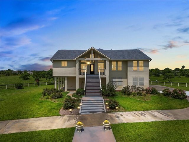 2250 Broadway Street, San Leon, TX 77539