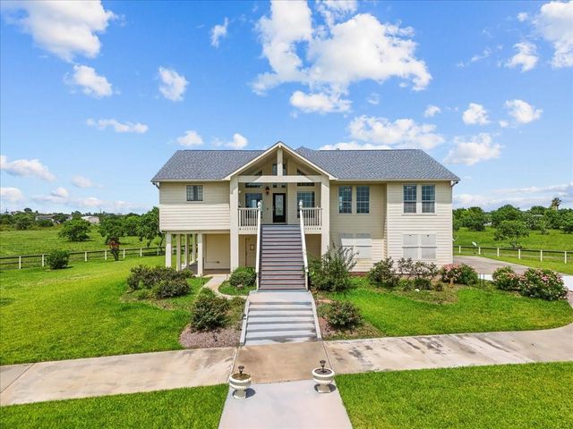 2250 Broadway Street, San Leon, TX 77539