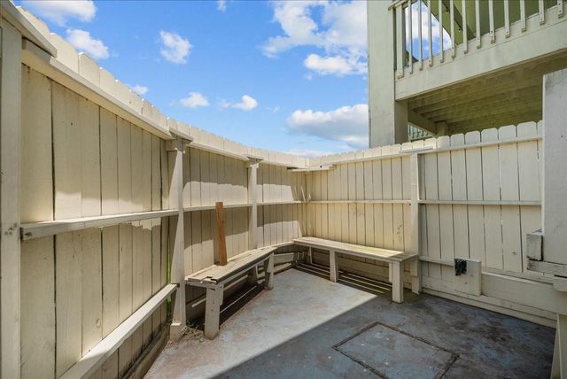 2250 Broadway Street, San Leon, TX 77539