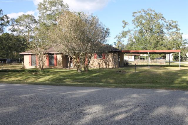 415 County Road 105, Devers, TX 77538