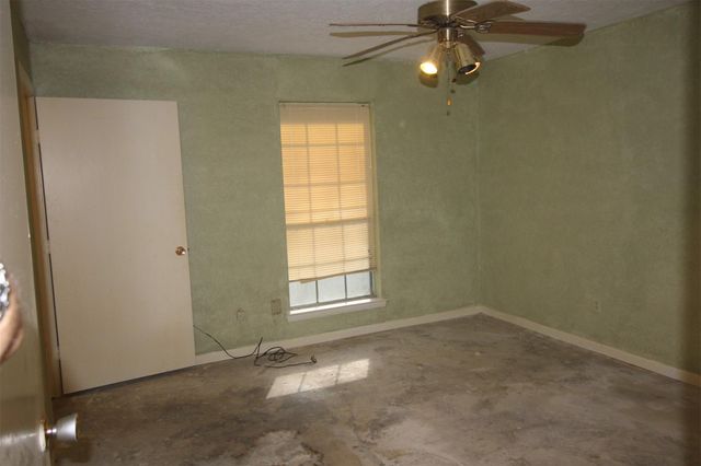 415 County Road 105, Devers, TX 77538