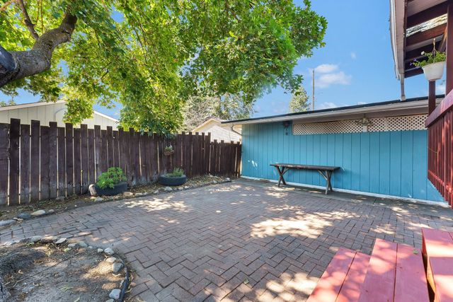 3923 N Whitehouse St, Spokane, WA 99205