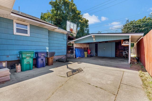 3923 N Whitehouse St, Spokane, WA 99205