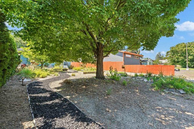 3923 N Whitehouse St, Spokane, WA 99205