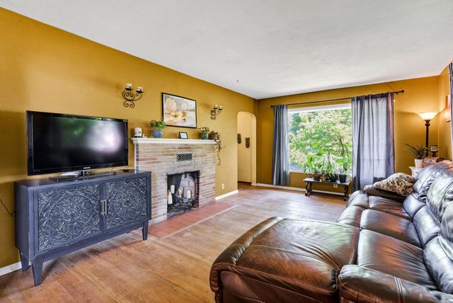 3923 N Whitehouse St, Spokane, WA 99205