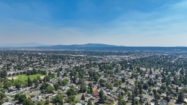 3923 N Whitehouse St, Spokane, WA 99205