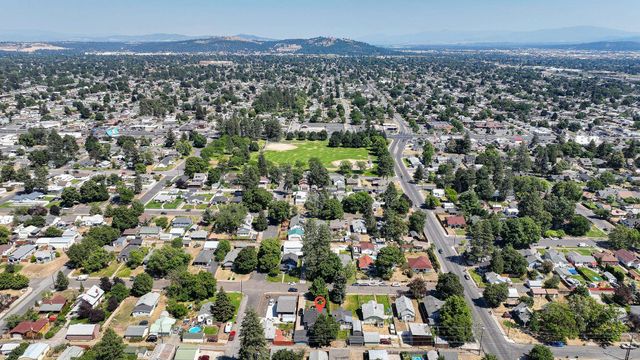 3923 N Whitehouse St, Spokane, WA 99205