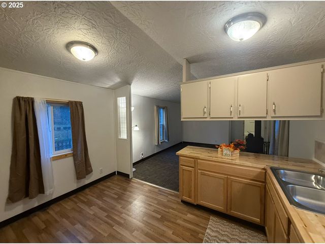 74866 Doan Rd 82, Rainier, OR 97048