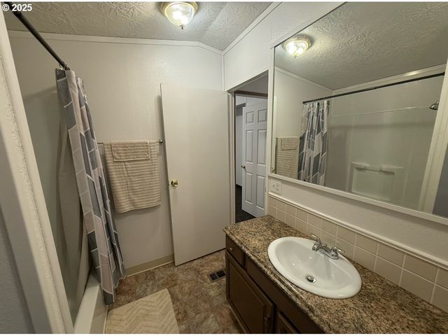 74866 Doan Rd 82, Rainier, OR 97048