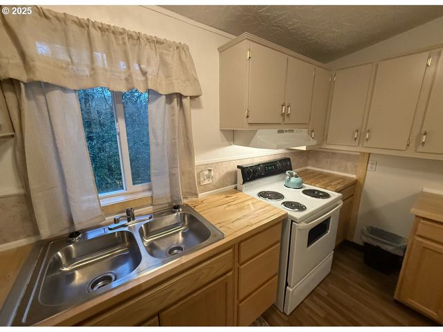 74866 Doan Rd 82, Rainier, OR 97048