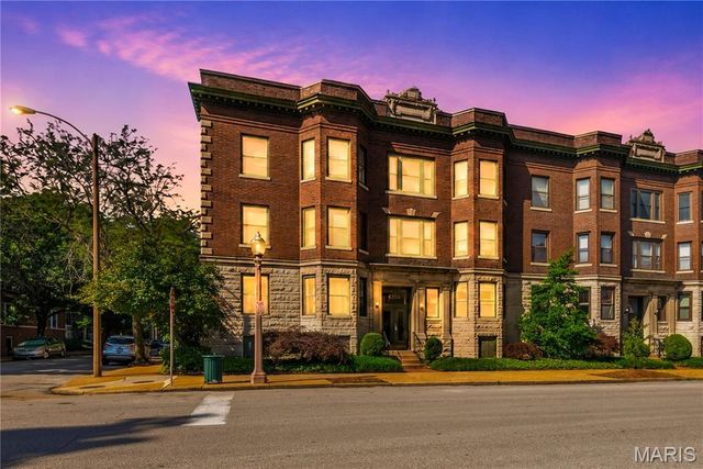 4500 McPherson Avenue 1E, St Louis, MO 63108