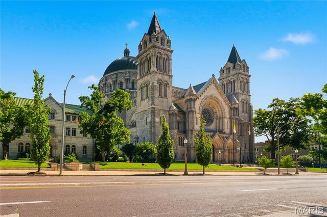 4500 McPherson Avenue 1E, St Louis, MO 63108