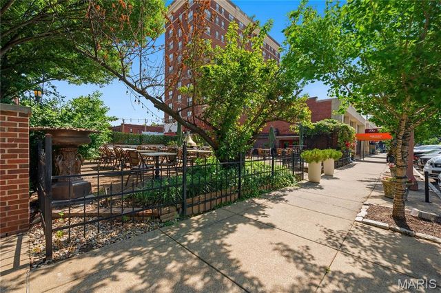 4500 McPherson Avenue 1E, St Louis, MO 63108
