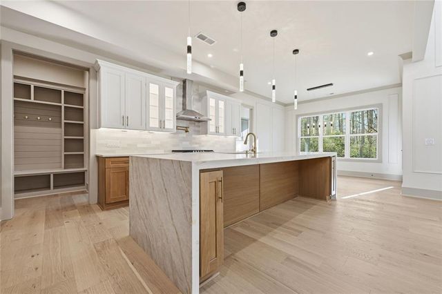 4988 Hidden Branch Drive, Sugar Hill, GA 30518