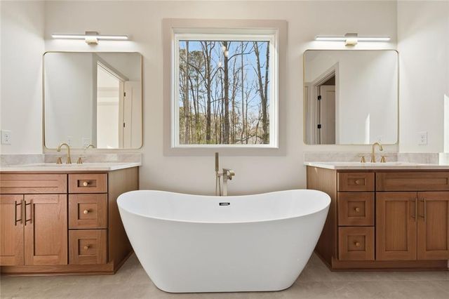 4988 Hidden Branch Drive, Sugar Hill, GA 30518