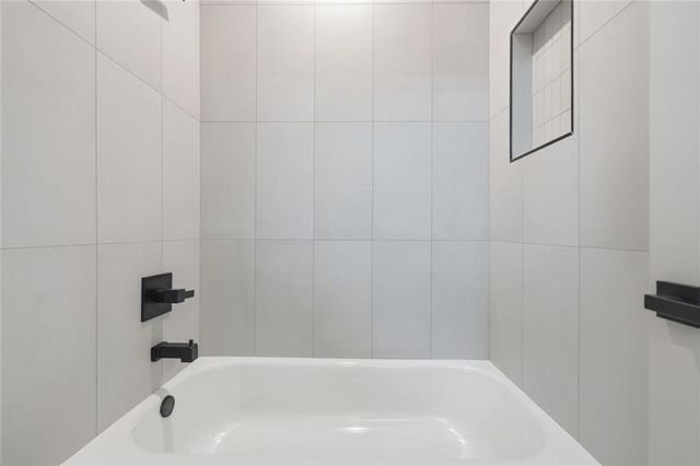 4988 Hidden Branch Drive, Sugar Hill, GA 30518