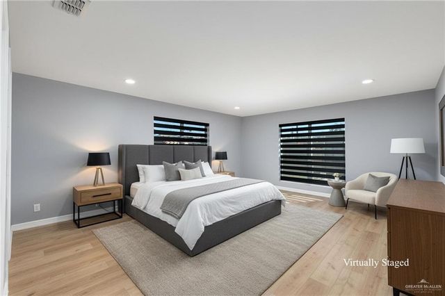 829 W White Avenue, Raymondville, TX 78580