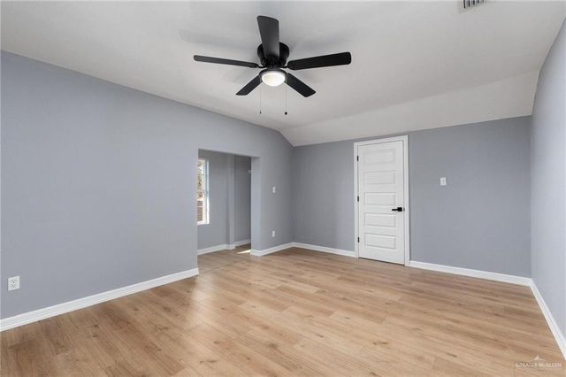 829 W White Avenue, Raymondville, TX 78580