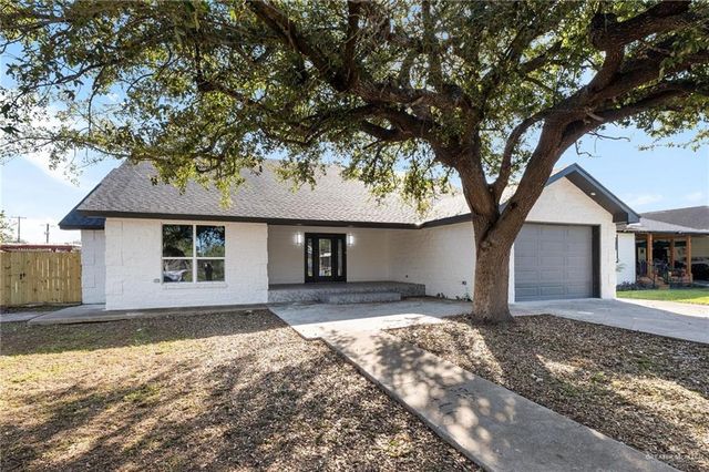 829 W White Avenue, Raymondville, TX 78580