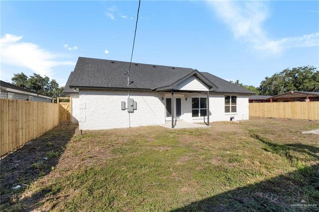 829 W White Avenue, Raymondville, TX 78580