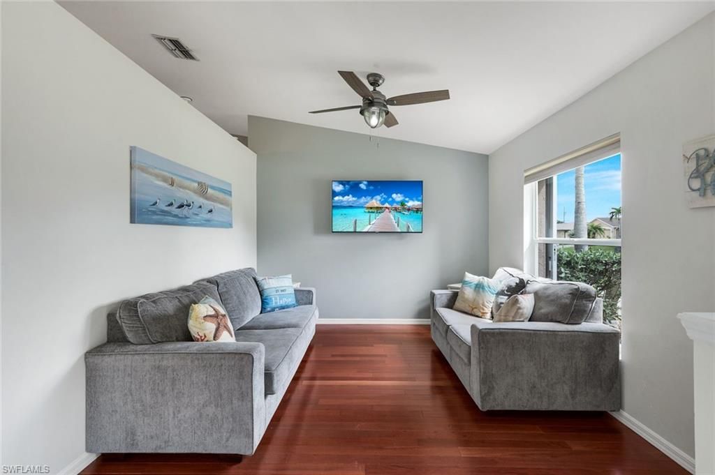 Image 13 of property listing at 615 SW 39th TER, Cape Coral, FL 33914