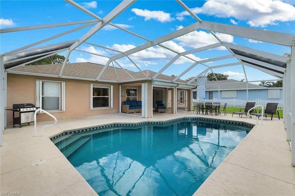 Image 25 of property listing at 615 SW 39th TER, Cape Coral, FL 33914