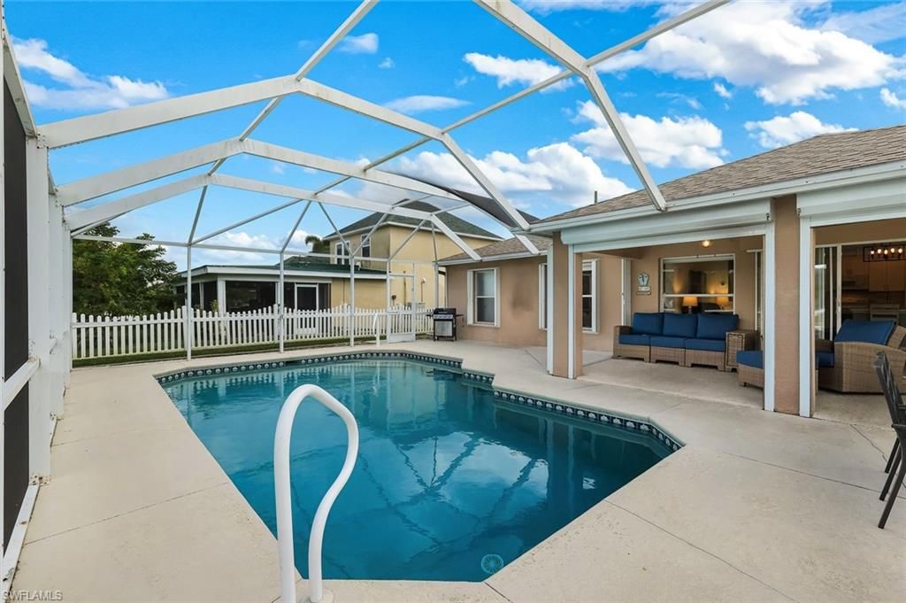 Image 26 of property listing at 615 SW 39th TER, Cape Coral, FL 33914