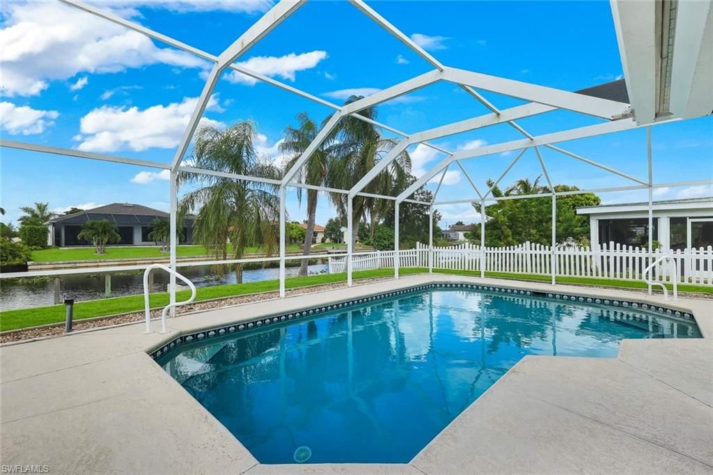 Image 27 of property listing at 615 SW 39th TER, Cape Coral, FL 33914