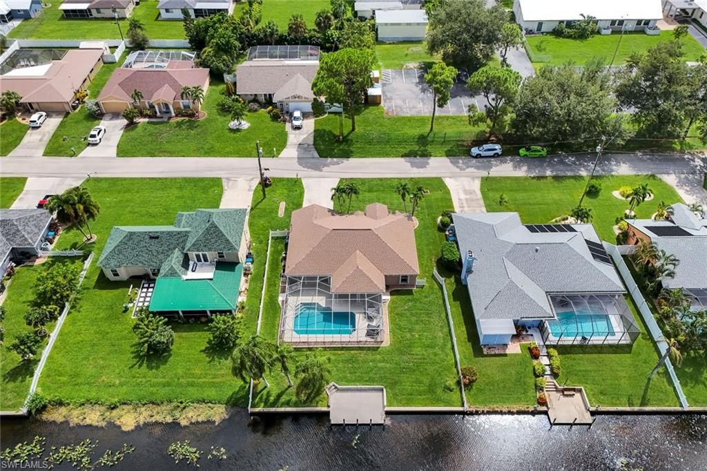 Image 33 of property listing at 615 SW 39th TER, Cape Coral, FL 33914