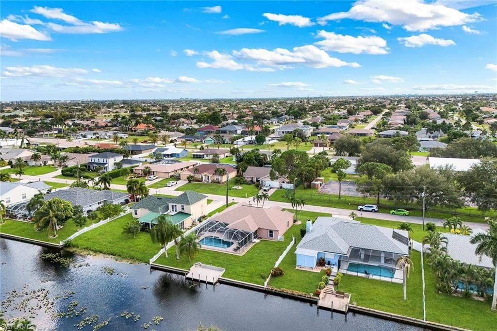 Image 34 of property listing at 615 SW 39th TER, Cape Coral, FL 33914