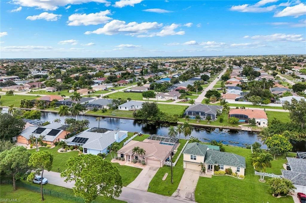 Image 35 of property listing at 615 SW 39th TER, Cape Coral, FL 33914