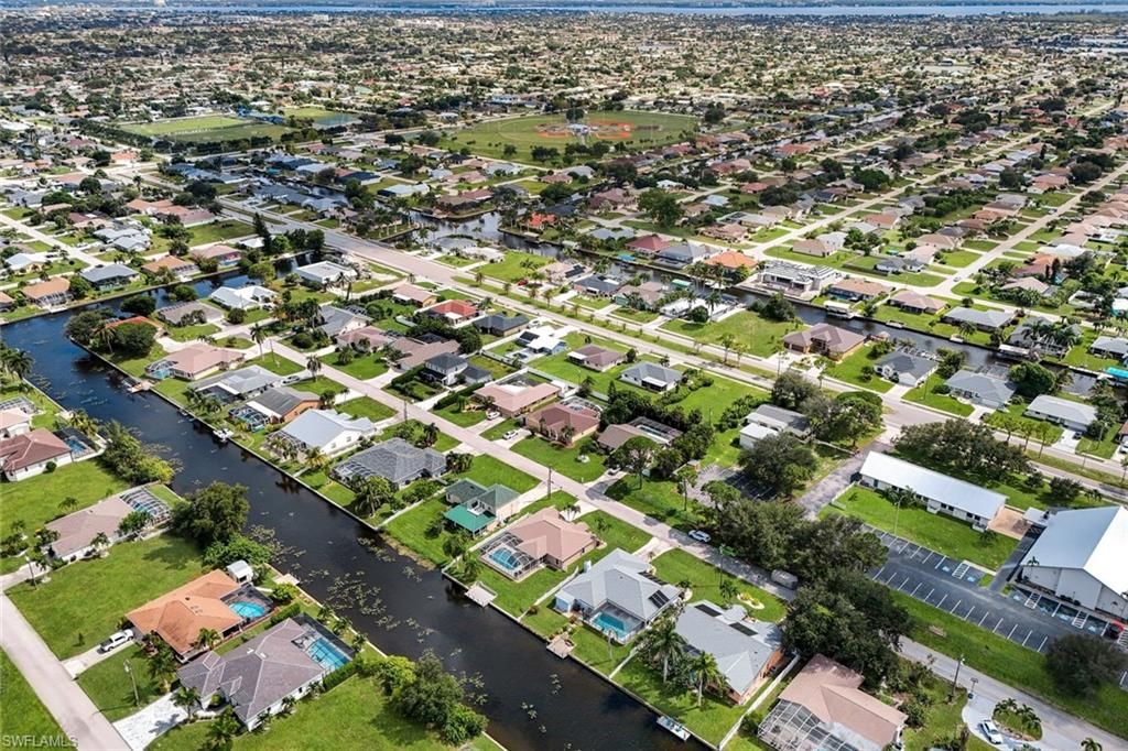 Image 36 of property listing at 615 SW 39th TER, Cape Coral, FL 33914