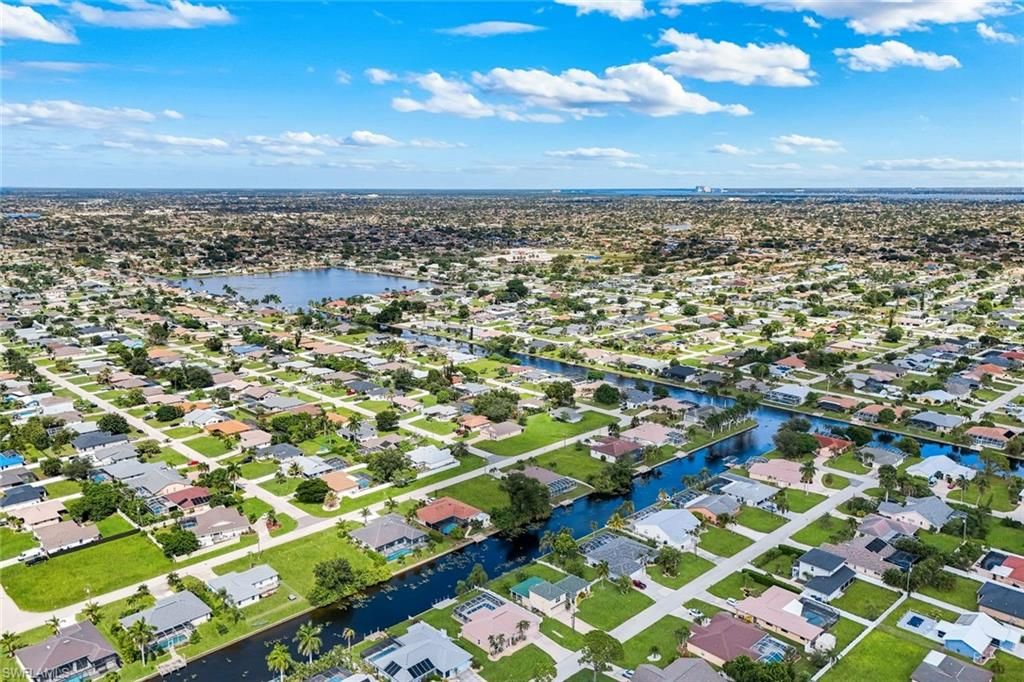 Image 38 of property listing at 615 SW 39th TER, Cape Coral, FL 33914
