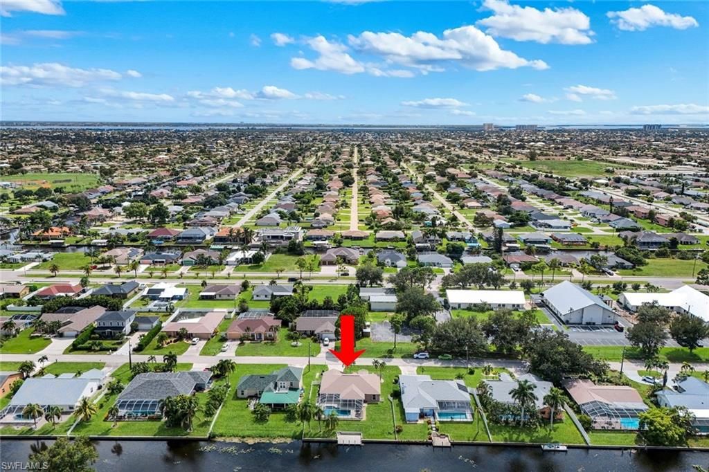 Image 39 of property listing at 615 SW 39th TER, Cape Coral, FL 33914