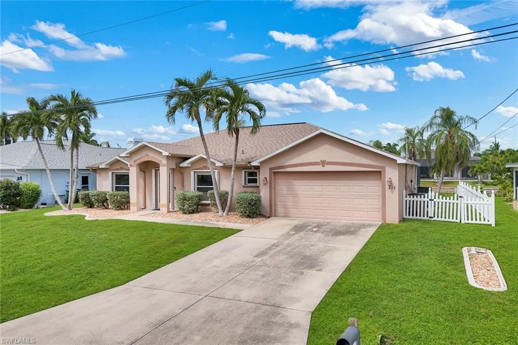 Image 41 of property listing at 615 SW 39th TER, Cape Coral, FL 33914