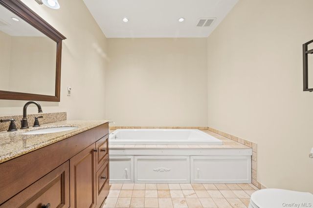 35 Appaloosa Lane, Millbrook, NY 12545