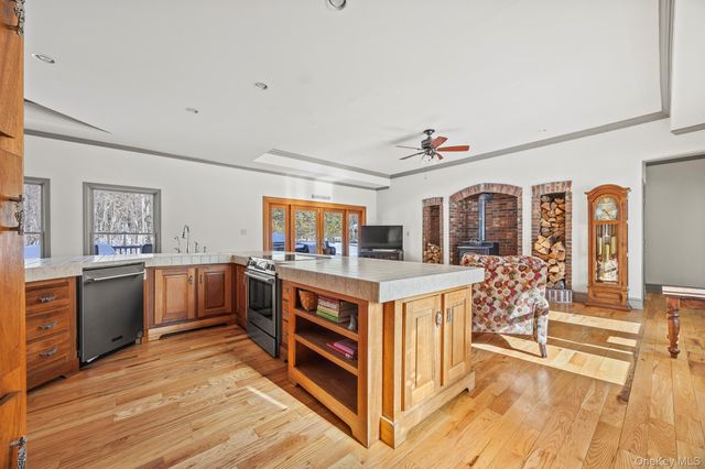 35 Appaloosa Lane, Millbrook, NY 12545