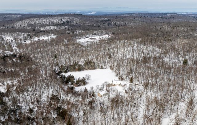 35 Appaloosa Lane, Millbrook, NY 12545