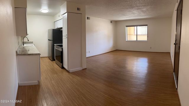 6331 N Barcelona Ct Unit 914, Tucson, AZ 85704