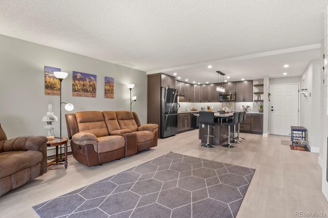 2868 S Heather Gardens Way 109, Aurora, CO 80014