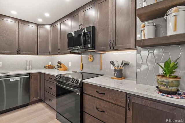 2868 S Heather Gardens Way 109, Aurora, CO 80014