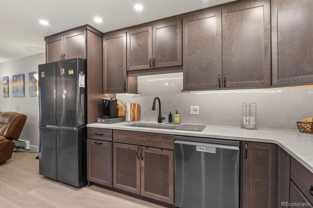 2868 S Heather Gardens Way 109, Aurora, CO 80014