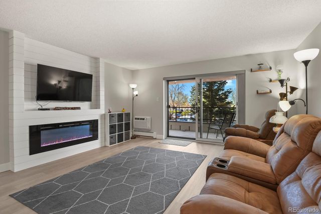 2868 S Heather Gardens Way 109, Aurora, CO 80014