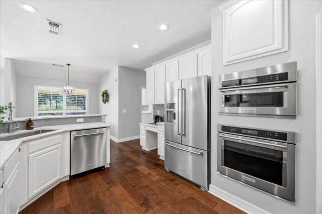 200 Stanford Court, Heath, TX 75032