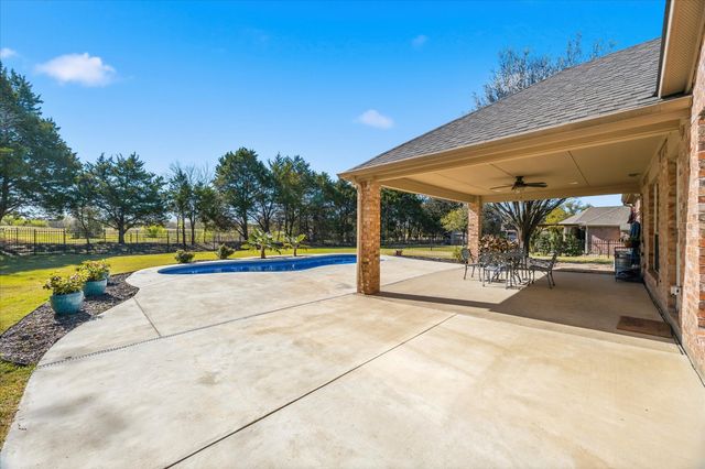 200 Stanford Court, Heath, TX 75032