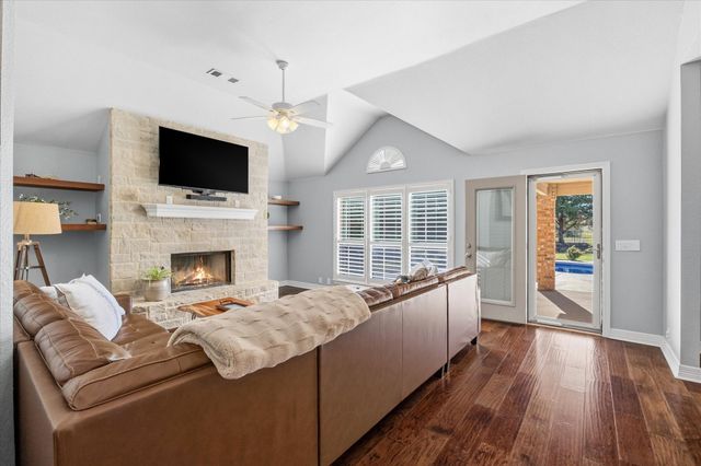 200 Stanford Court, Heath, TX 75032